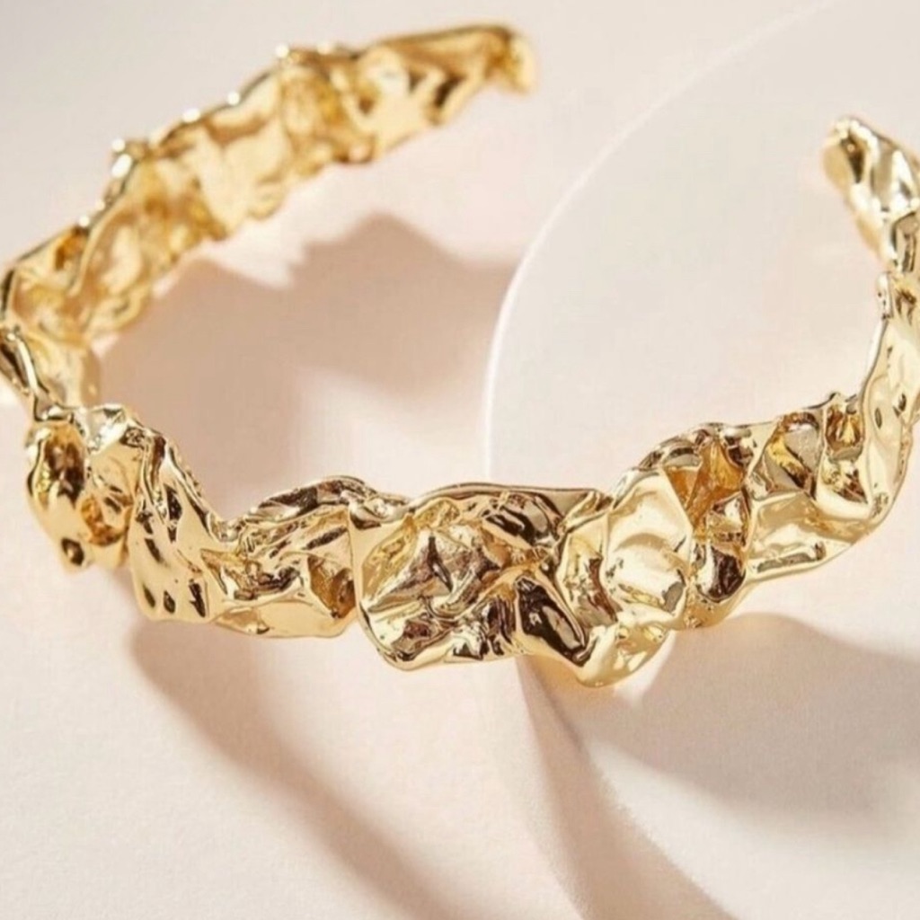 Amber Sceats Emery Gold Cuff Womens Bracelet 35$